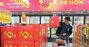 Low-cost Tet gifts in demand as consumers squeeze budgets