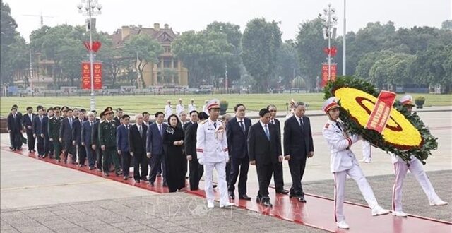 Party, State leaders commemorate war martyrs, President Hồ Chí Minh